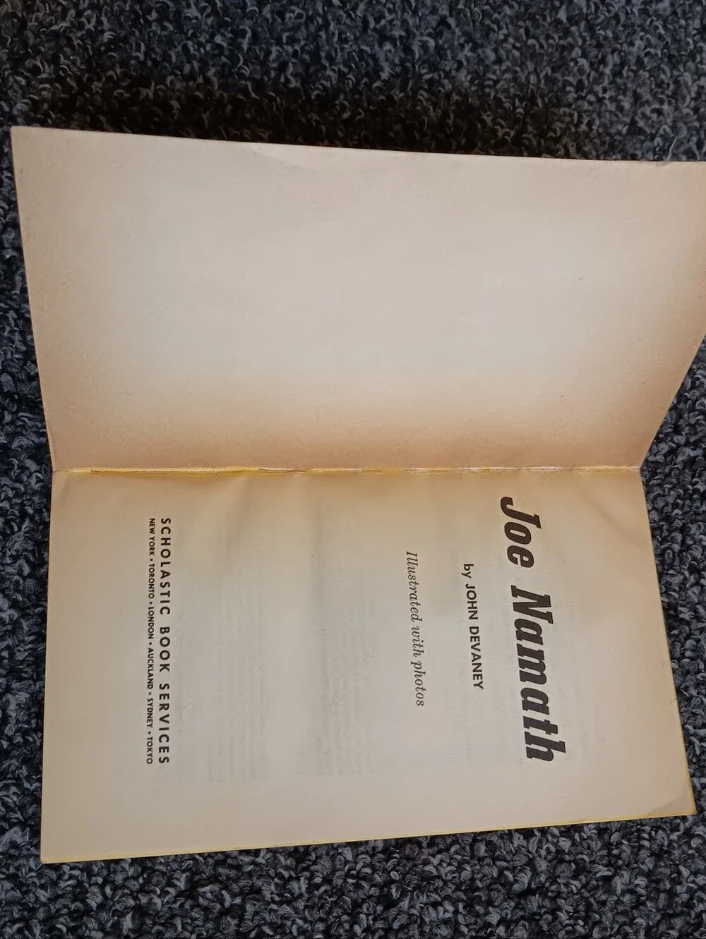Joe Namath Vintage Football Sports 1972 Paperback Book 1st Printing, Jets Rams